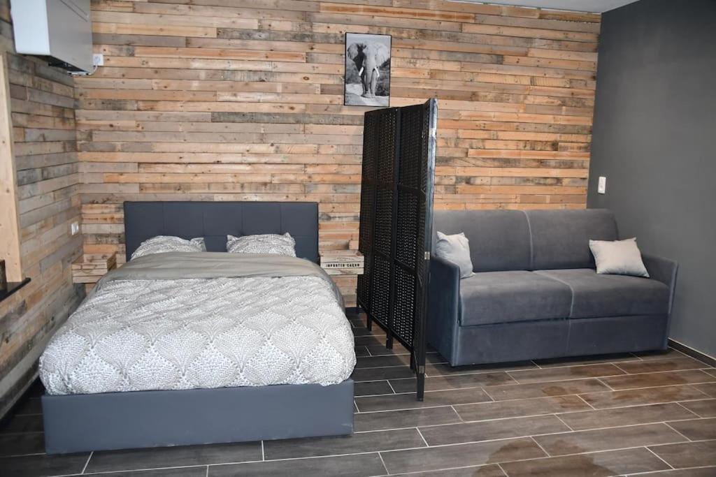 Logement In Wood بروغيليتي المظهر الخارجي الصورة